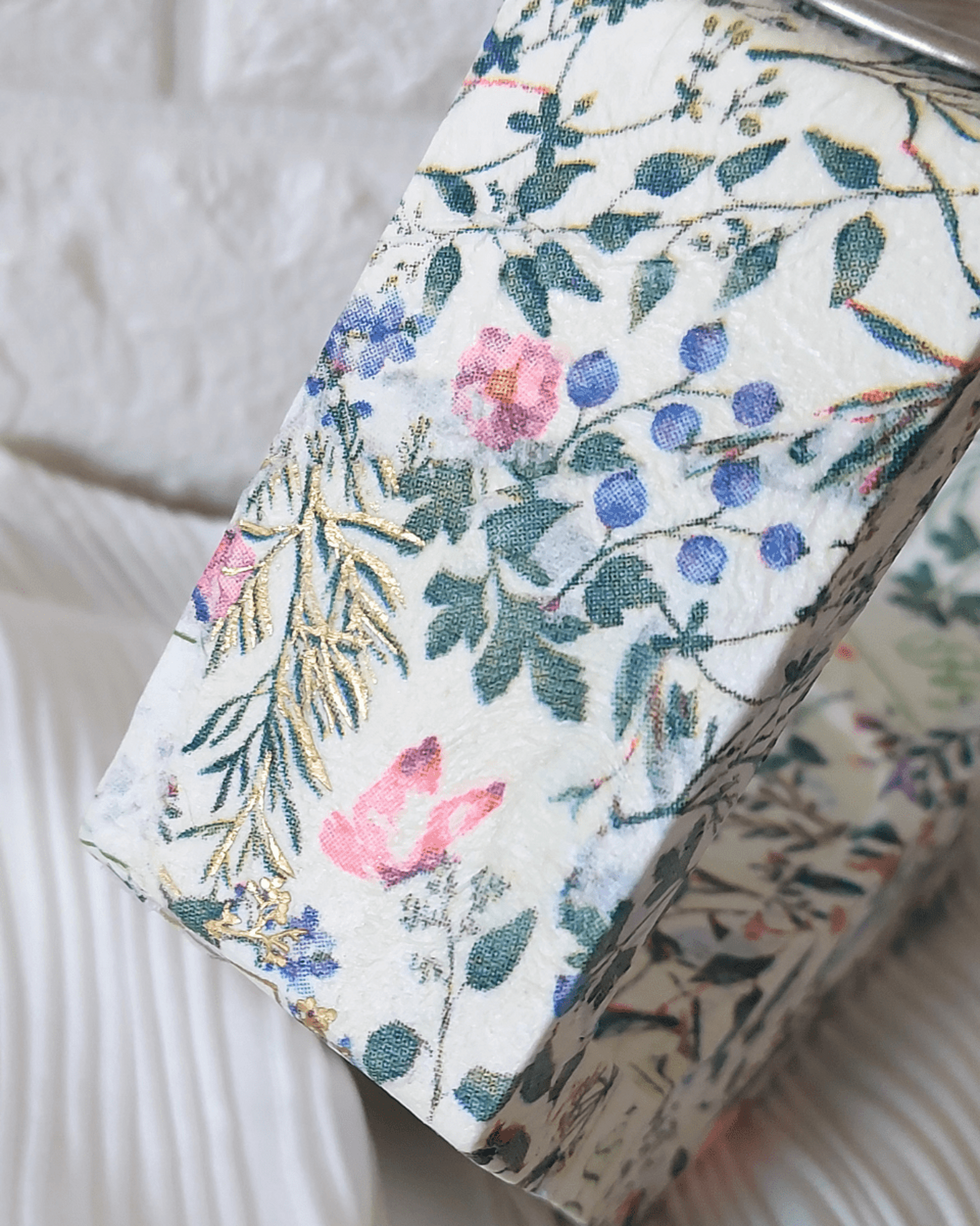 Quemador Hexagonal-Estampado floral base amarilla - 2